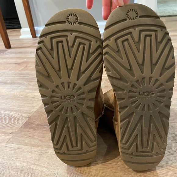 Ugg Chestnut Bailey Button Short Size 7 - Picture 7 of 7